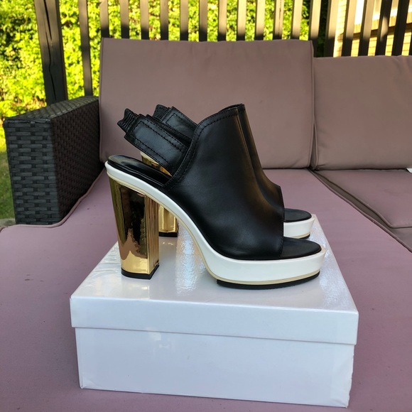 One of a kind sling back heels - Picture 2 of 12